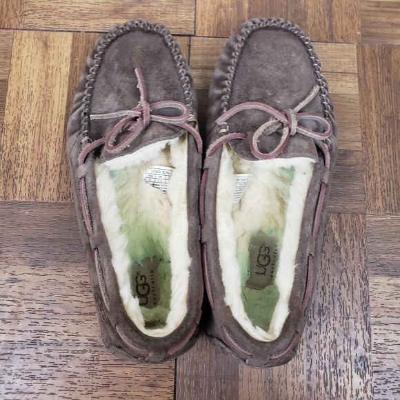 UGG Shoes - UGG Dakota Moccasin Dark Brown 8